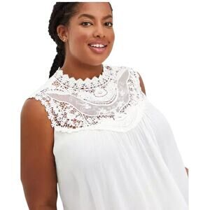 Torrid Crinkle Gauze Crochet Detail Tank in White NWT Size 1/ 1X/ 14-16